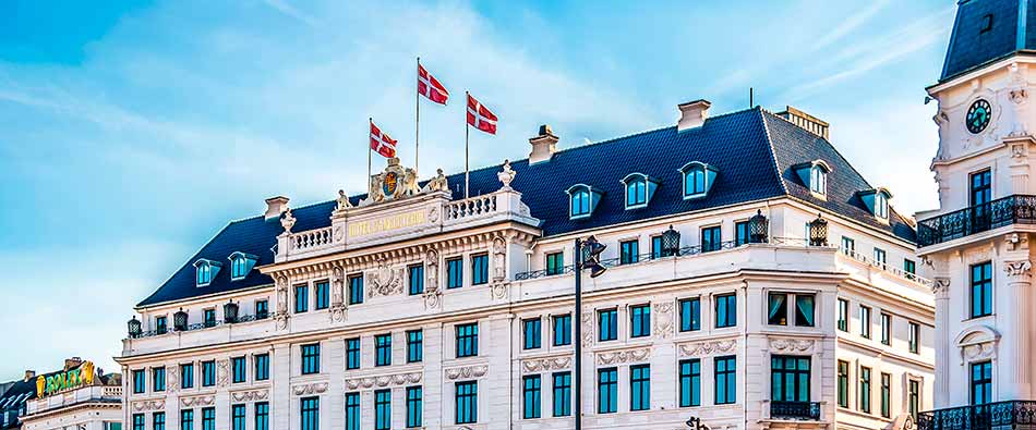 Skolen Indefra og Udefra Et Helhedsorienteret Perspektiv på Uddannelse